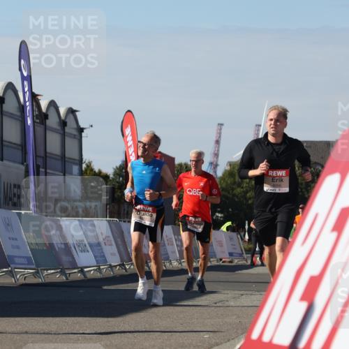 03.10.2025 - Köhlbrandbrückenlauf Luisa Fischer http://msf.ph/oto/9030284 03.10.2025 13:03:59 Ziel 4056, 4127, 4349, 4372, 4480, 5098, 5414, 5447, 5950, 5958, 6315, 6341, 6392, 6706 meine-sportfotos.de