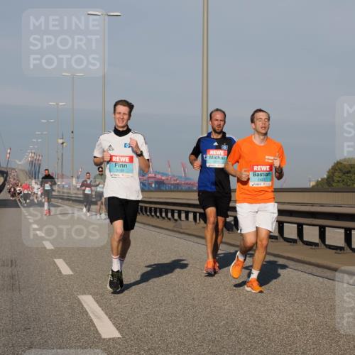 03.10.2025 - Köhlbrandbrückenlauf Fabian Wolf http://msf.ph/oto/9030287 03.10.2025 09:44:52 Position 3 3155, 1215, 1423 meine-sportfotos.de