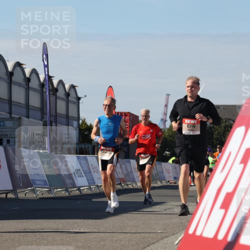 03.10.2025 - Köhlbrandbrückenlauf Luisa Fischer http://msf.ph/oto/9030288 03.10.2025 13:03:59 Ziel 4056, 4127, 4349, 4372, 4480, 5098, 5414, 5447, 5950, 5958, 6315, 6341, 6392, 6706 meine-sportfotos.de