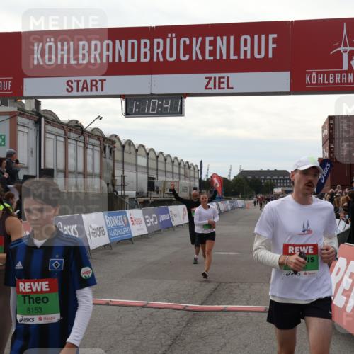 03.10.2025 - Köhlbrandbrückenlauf Julia Fischer http://msf.ph/oto/9030294 03.10.2025 16:10:42 Ziel 7112, 7126, 7384, 7385, 7534, 7543, 7549, 7552, 7562, 7844, 8153, 8798, 8950, 9652 meine-sportfotos.de