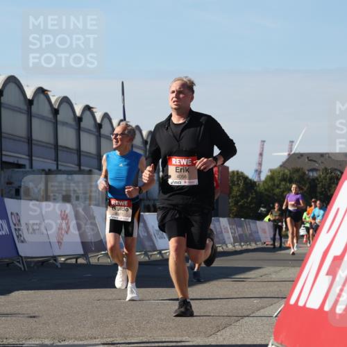 03.10.2025 - Köhlbrandbrückenlauf Luisa Fischer http://msf.ph/oto/9030309 03.10.2025 13:04:01 Ziel 4056, 4127, 4349, 4372, 4480, 5098, 5414, 5447, 5950, 5958, 6315, 6392 meine-sportfotos.de