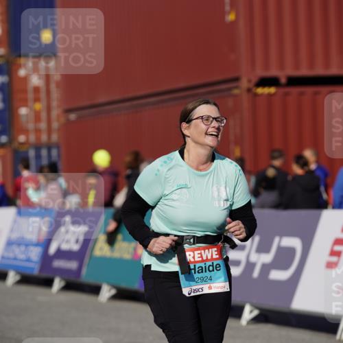 03.10.2025 - Köhlbrandbrückenlauf Michael Burmester http://msf.ph/oto/9030316 03.10.2025 10:35:35 Ziel 1729, 2474, 2513, 2558, 2924 meine-sportfotos.de
