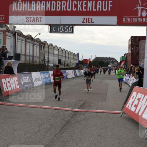03.10.2025 - Köhlbrandbrückenlauf Julia Fischer http://msf.ph/oto/9030353 03.10.2025 16:10:59 Ziel 7226, 7834, 8775, 8776, 9169, 9201, 9474 meine-sportfotos.de