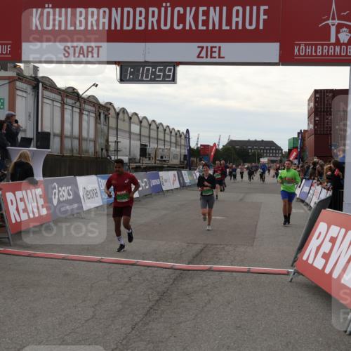 03.10.2025 - Köhlbrandbrückenlauf Julia Fischer http://msf.ph/oto/9030356 03.10.2025 16:11:00 Ziel 7226, 7834, 8775, 8776, 9169, 9201, 9474 meine-sportfotos.de