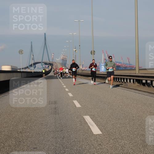 03.10.2025 - Köhlbrandbrückenlauf Fabian Wolf http://msf.ph/oto/9030364 03.10.2025 09:44:55 Position 3  meine-sportfotos.de