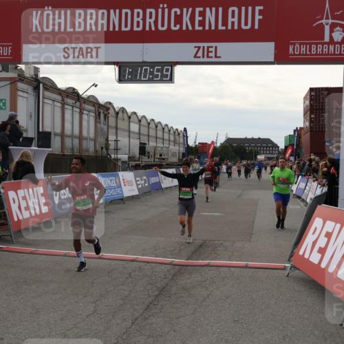 03.10.2025 - Köhlbrandbrückenlauf Julia Fischer http://msf.ph/oto/9030365 03.10.2025 16:11:00 Ziel 7226, 7834, 8775, 8776, 9169, 9201, 9474 meine-sportfotos.de