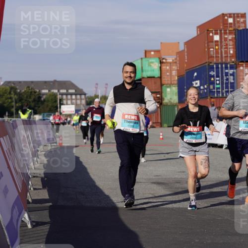 03.10.2025 - Köhlbrandbrückenlauf Michael Burmester http://msf.ph/oto/9030366 03.10.2025 10:35:39 Ziel 1729, 2148, 2418, 2474, 2513, 2558, 2924 meine-sportfotos.de