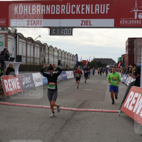 03.10.2025 - Köhlbrandbrückenlauf Julia Fischer http://msf.ph/oto/9030375 03.10.2025 16:11:01 Ziel 7226, 7834, 8775, 8776, 9169, 9201, 9474 meine-sportfotos.de