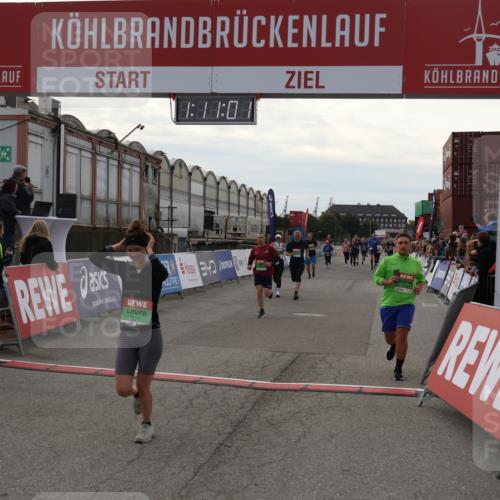 03.10.2025 - Köhlbrandbrückenlauf Julia Fischer http://msf.ph/oto/9030380 03.10.2025 16:11:02 Ziel 7226, 7834, 8220, 8775, 8776, 9169, 9201, 9474 meine-sportfotos.de