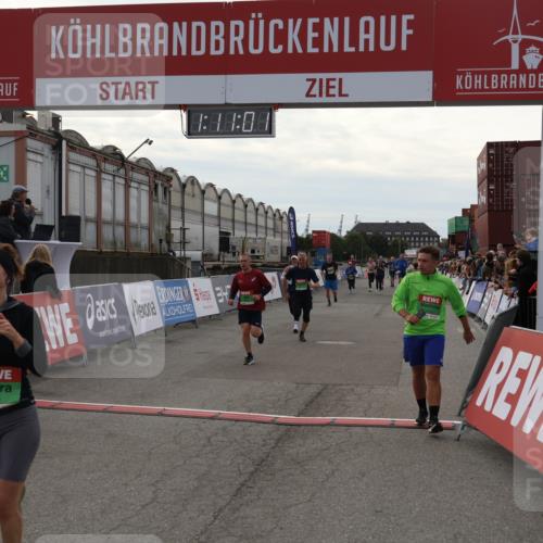 03.10.2025 - Köhlbrandbrückenlauf Julia Fischer http://msf.ph/oto/9030388 03.10.2025 16:11:02 Ziel 7226, 7834, 8220, 8775, 8776, 9169, 9201, 9474 meine-sportfotos.de