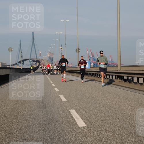03.10.2025 - Köhlbrandbrückenlauf Fabian Wolf http://msf.ph/oto/9030396 03.10.2025 09:44:56 Position 3  meine-sportfotos.de