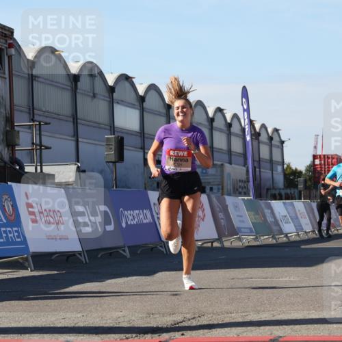 03.10.2025 - Köhlbrandbrückenlauf Luisa Fischer http://msf.ph/oto/9030397 03.10.2025 13:04:08 Ziel 4056, 4349, 4372, 4480, 5721, 5950, 5958, 6392, 6523 meine-sportfotos.de