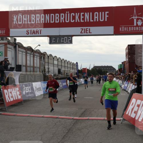03.10.2025 - Köhlbrandbrückenlauf Julia Fischer http://msf.ph/oto/9030399 03.10.2025 16:11:03 Ziel 7226, 7834, 8220, 8490, 8775, 8776, 8923, 9169, 9201, 9474 meine-sportfotos.de