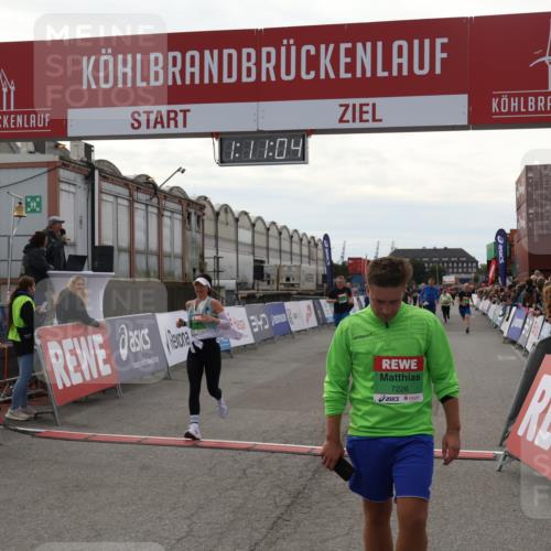 03.10.2025 - Köhlbrandbrückenlauf Julia Fischer http://msf.ph/oto/9030425 03.10.2025 16:11:05 Ziel 7226, 7363, 7834, 8059, 8220, 8490, 8592, 8775, 8776, 8923, 9201, 9474 meine-sportfotos.de