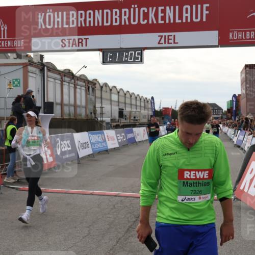 03.10.2025 - Köhlbrandbrückenlauf Julia Fischer http://msf.ph/oto/9030435 03.10.2025 16:11:06 Ziel 7226, 7363, 7834, 8059, 8220, 8490, 8592, 8775, 8776, 8923, 9201, 9474, 9710 meine-sportfotos.de