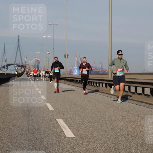03.10.2025 - Köhlbrandbrückenlauf Fabian Wolf http://msf.ph/oto/9030436 03.10.2025 09:44:58 Position 3 3 meine-sportfotos.de