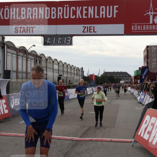 03.10.2025 - Köhlbrandbrückenlauf Julia Fischer http://msf.ph/oto/9030439 03.10.2025 16:11:13 Ziel 7291, 7363, 7515, 7591, 8059, 8220, 8490, 8592, 8923, 9201, 9218, 9474, 9710, 9726 meine-sportfotos.de