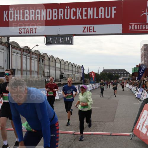 03.10.2025 - Köhlbrandbrückenlauf Julia Fischer http://msf.ph/oto/9030451 03.10.2025 16:11:14 Ziel 7291, 7363, 7515, 7591, 8059, 8220, 8490, 8592, 8923, 9201, 9218, 9710, 9726 meine-sportfotos.de