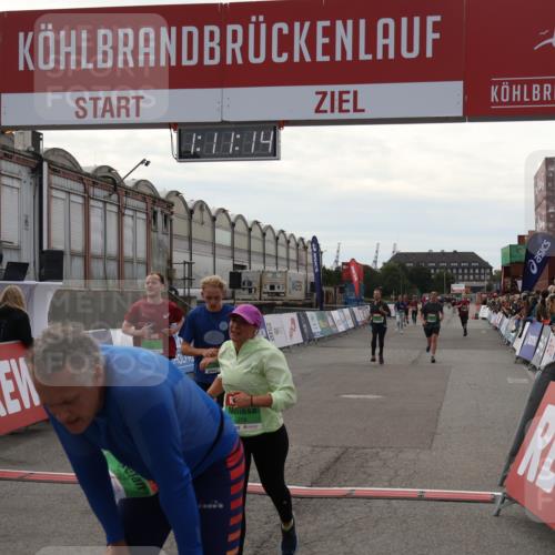 03.10.2025 - Köhlbrandbrückenlauf Julia Fischer http://msf.ph/oto/9030461 03.10.2025 16:11:15 Ziel 7291, 7363, 7515, 7591, 8059, 8220, 8490, 8592, 8923, 9218, 9710, 9726 meine-sportfotos.de