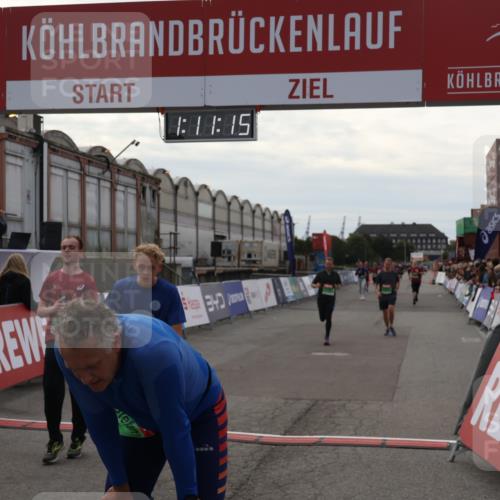 03.10.2025 - Köhlbrandbrückenlauf Julia Fischer http://msf.ph/oto/9030470 03.10.2025 16:11:16 Ziel 7291, 7363, 7515, 7591, 8059, 8220, 8490, 8592, 8923, 9067, 9068, 9218, 9710, 9726 meine-sportfotos.de