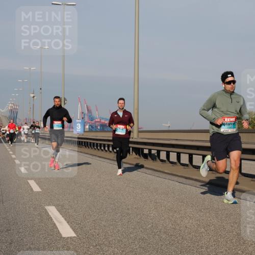 03.10.2025 - Köhlbrandbrückenlauf Fabian Wolf http://msf.ph/oto/9030480 03.10.2025 09:44:59 Position 3 1143 meine-sportfotos.de