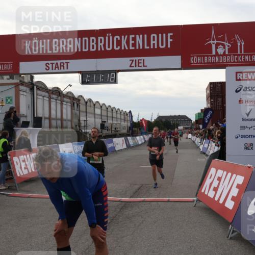 03.10.2025 - Köhlbrandbrückenlauf Julia Fischer http://msf.ph/oto/9030484 03.10.2025 16:11:19 Ziel 7291, 7363, 7515, 7591, 8059, 8490, 8592, 8923, 9067, 9068, 9218, 9597, 9710, 9726 meine-sportfotos.de
