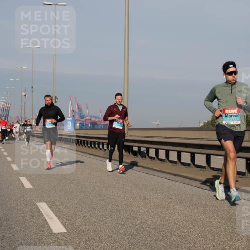 03.10.2025 - Köhlbrandbrückenlauf Fabian Wolf http://msf.ph/oto/9030486 03.10.2025 09:44:59 Position 3 1143 meine-sportfotos.de