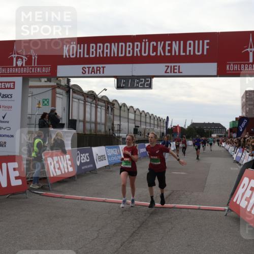 03.10.2025 - Köhlbrandbrückenlauf Julia Fischer http://msf.ph/oto/9030501 03.10.2025 16:11:23 Ziel 7291, 7472, 7515, 7591, 7765, 7895, 9067, 9068, 9218, 9597, 9726 meine-sportfotos.de