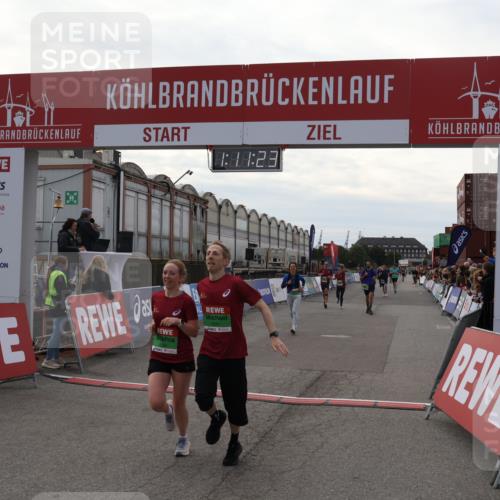 03.10.2025 - Köhlbrandbrückenlauf Julia Fischer http://msf.ph/oto/9030509 03.10.2025 16:11:24 Ziel 7291, 7472, 7515, 7591, 7765, 7895, 9067, 9068, 9597, 9726 meine-sportfotos.de