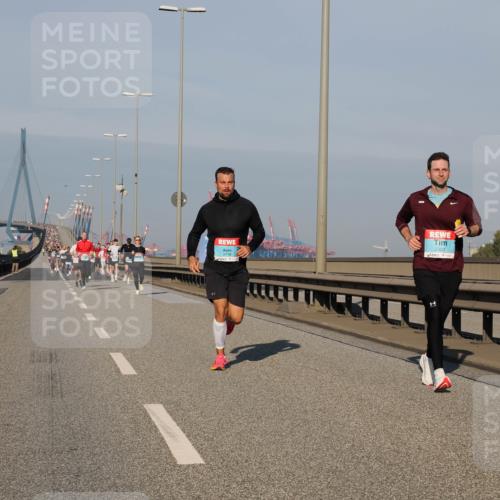 03.10.2025 - Köhlbrandbrückenlauf Fabian Wolf http://msf.ph/oto/9030516 03.10.2025 09:45:01 Position 3 3718, 2302 meine-sportfotos.de