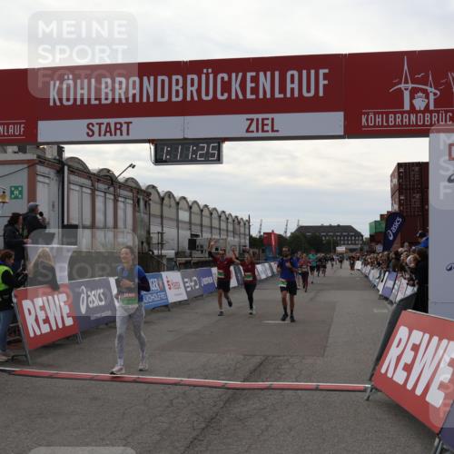 03.10.2025 - Köhlbrandbrückenlauf Julia Fischer http://msf.ph/oto/9030527 03.10.2025 16:11:26 Ziel 7350, 7373, 7472, 7515, 7591, 7765, 7895, 9067, 9068, 9597 meine-sportfotos.de
