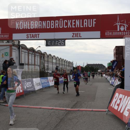 03.10.2025 - Köhlbrandbrückenlauf Julia Fischer http://msf.ph/oto/9030534 03.10.2025 16:11:27 Ziel 7350, 7373, 7472, 7515, 7591, 7765, 7895, 9067, 9068, 9597 meine-sportfotos.de