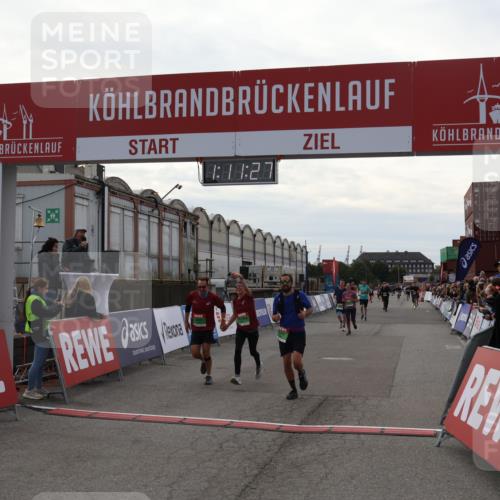03.10.2025 - Köhlbrandbrückenlauf Julia Fischer http://msf.ph/oto/9030544 03.10.2025 16:11:28 Ziel 7350, 7373, 7472, 7515, 7765, 7895, 9067, 9068, 9597 meine-sportfotos.de