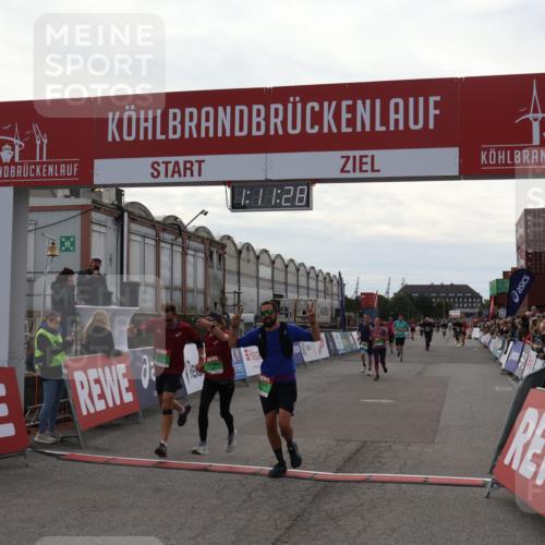 03.10.2025 - Köhlbrandbrückenlauf Julia Fischer http://msf.ph/oto/9030553 03.10.2025 16:11:29 Ziel 7350, 7373, 7472, 7488, 7765, 7895, 9067, 9068, 9597 meine-sportfotos.de