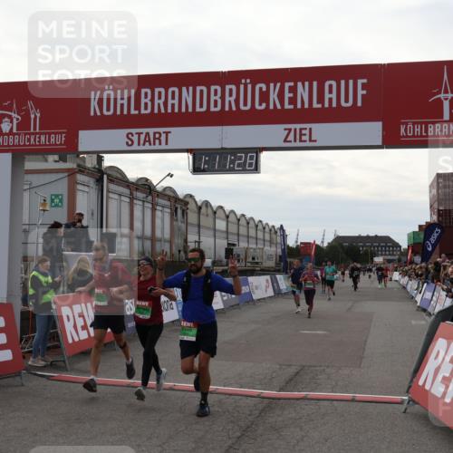 03.10.2025 - Köhlbrandbrückenlauf Julia Fischer http://msf.ph/oto/9030558 03.10.2025 16:11:29 Ziel 7350, 7373, 7472, 7488, 7765, 7895, 9067, 9068, 9597 meine-sportfotos.de