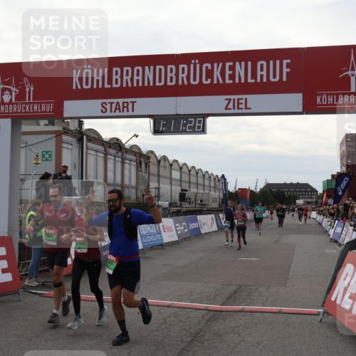 03.10.2025 - Köhlbrandbrückenlauf Julia Fischer http://msf.ph/oto/9030562 03.10.2025 16:11:29 Ziel 7350, 7373, 7472, 7488, 7765, 7895, 9067, 9068, 9597 meine-sportfotos.de