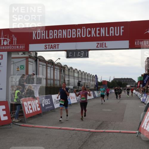 03.10.2025 - Köhlbrandbrückenlauf Julia Fischer http://msf.ph/oto/9030584 03.10.2025 16:11:32 Ziel 7350, 7373, 7407, 7467, 7472, 7488, 7765, 7895, 8938, 9067, 9068, 9597 meine-sportfotos.de