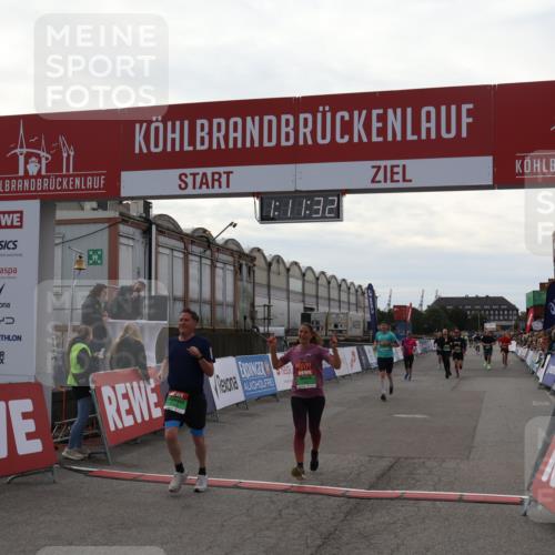 03.10.2025 - Köhlbrandbrückenlauf Julia Fischer http://msf.ph/oto/9030592 03.10.2025 16:11:32 Ziel 7350, 7373, 7407, 7467, 7472, 7488, 7765, 7895, 8938, 9067, 9068, 9597 meine-sportfotos.de