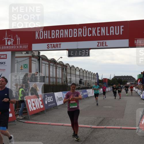 03.10.2025 - Köhlbrandbrückenlauf Julia Fischer http://msf.ph/oto/9030605 03.10.2025 16:11:33 Ziel 7350, 7373, 7407, 7467, 7472, 7488, 7765, 7895, 8938, 9597 meine-sportfotos.de