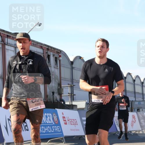 03.10.2025 - Köhlbrandbrückenlauf Luisa Fischer http://msf.ph/oto/9030606 03.10.2025 13:04:27 Ziel 4055, 4117, 4198, 4297, 4494, 4665, 4836, 4995, 5055, 6018, 6250, 6251, 6723, 6724 meine-sportfotos.de