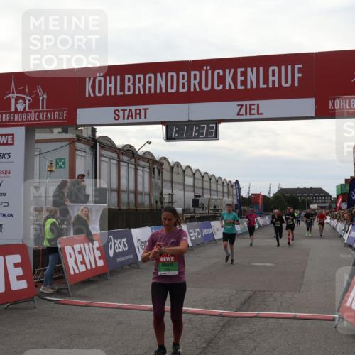 03.10.2025 - Köhlbrandbrückenlauf Julia Fischer http://msf.ph/oto/9030610 03.10.2025 16:11:34 Ziel 7350, 7373, 7407, 7467, 7472, 7488, 7765, 7895, 8774, 8938, 9382, 9597 meine-sportfotos.de