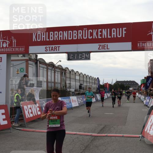 03.10.2025 - Köhlbrandbrückenlauf Julia Fischer http://msf.ph/oto/9030620 03.10.2025 16:11:34 Ziel 7350, 7373, 7407, 7467, 7472, 7488, 7765, 7895, 8774, 8938, 9382, 9597 meine-sportfotos.de