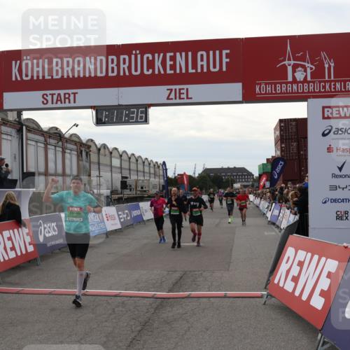 03.10.2025 - Köhlbrandbrückenlauf Julia Fischer http://msf.ph/oto/9030630 03.10.2025 16:11:37 Ziel 7196, 7350, 7373, 7407, 7467, 7472, 7488, 7765, 7895, 8774, 8938, 9382 meine-sportfotos.de