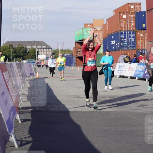 03.10.2025 - Köhlbrandbrückenlauf Michael Burmester http://msf.ph/oto/9030633 03.10.2025 10:35:58 Ziel 1837, 2161, 2344, 2427 meine-sportfotos.de