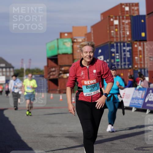 03.10.2025 - Köhlbrandbrückenlauf Michael Burmester http://msf.ph/oto/9030646 03.10.2025 10:35:59 Ziel 1837, 2161, 2344, 2427, 2476 meine-sportfotos.de
