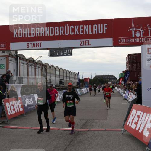 03.10.2025 - Köhlbrandbrückenlauf Julia Fischer http://msf.ph/oto/9030658 03.10.2025 16:11:39 Ziel 7196, 7350, 7373, 7407, 7467, 7488, 8774, 8938, 9382 meine-sportfotos.de