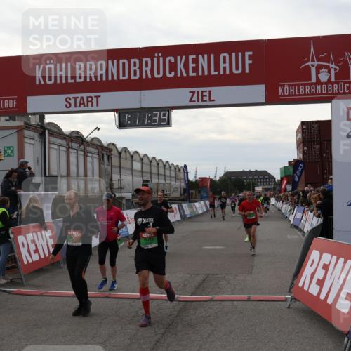 03.10.2025 - Köhlbrandbrückenlauf Julia Fischer http://msf.ph/oto/9030663 03.10.2025 16:11:39 Ziel 7196, 7350, 7373, 7407, 7467, 7488, 8774, 8938, 9382 meine-sportfotos.de