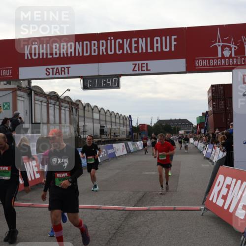 03.10.2025 - Köhlbrandbrückenlauf Julia Fischer http://msf.ph/oto/9030676 03.10.2025 16:11:40 Ziel 7196, 7330, 7350, 7373, 7407, 7467, 7488, 8774, 8938, 9200, 9382, 9634 meine-sportfotos.de