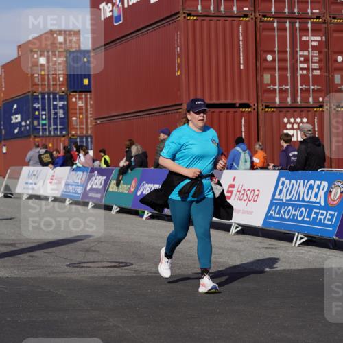 03.10.2025 - Köhlbrandbrückenlauf Michael Burmester http://msf.ph/oto/9030682 03.10.2025 10:36:02 Ziel 1837, 2161, 2344, 2427, 2476 meine-sportfotos.de