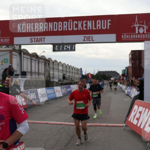 03.10.2025 - Köhlbrandbrückenlauf Julia Fischer http://msf.ph/oto/9030698 03.10.2025 16:11:42 Ziel 7196, 7330, 7407, 7419, 7467, 7488, 8774, 8938, 9200, 9202, 9382, 9392, 9634 meine-sportfotos.de
